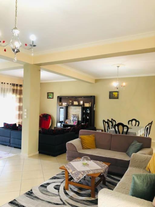 Villa Uklala Kamez Kültér fotó